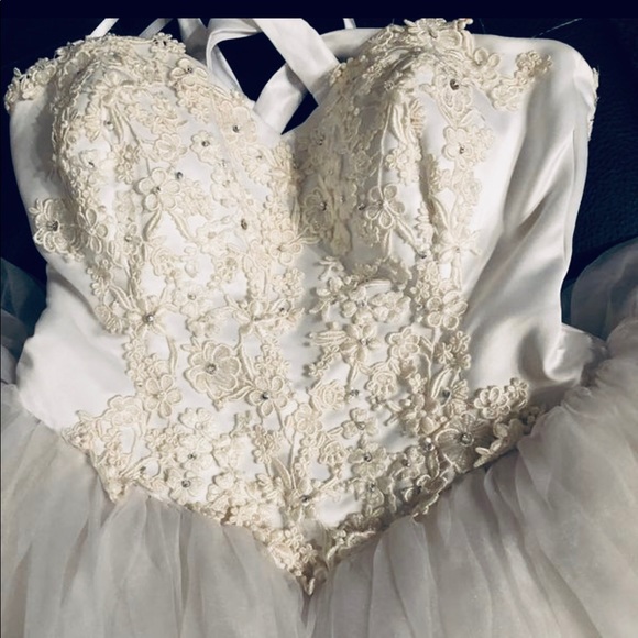 🔥PRICE DROP🔥Ballgown Style Wedding Dress - Picture 8 of 8